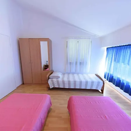 Apartment Lucija *