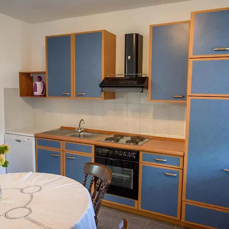 Lucija Apartment *